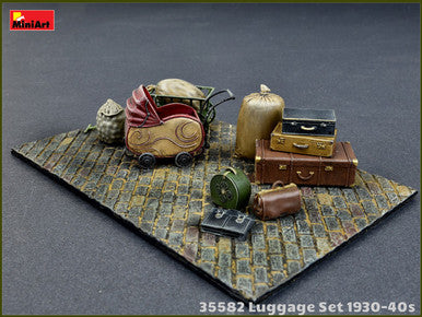 1/35 Miniart Luggage Set 1930-40s (Dock Cart, Pram, Suitcases & Bags)