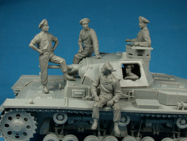 1/35 Miniart German Tank Crew France 1940 (5)