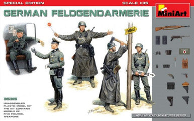 1/35 Miniart German Field Police (5) w/Weapons (Special Edition)