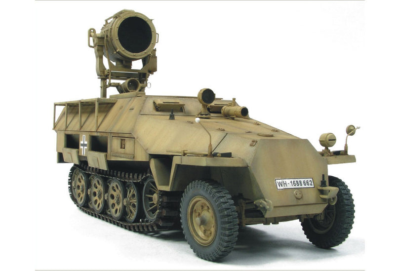 UHU SdKfz 251/20 Ausf D Infrared Searchlight Carrier