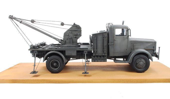 German Kfz100 L4500A Truck w/Bilstein 3T Crane