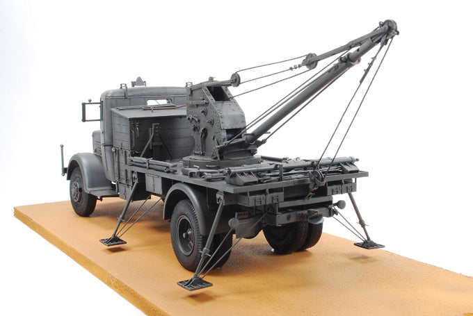 German Kfz100 L4500A Truck w/Bilstein 3T Crane