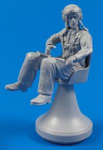 WW II Italian Fiat G-50 Sitting Pilot for Special Hobby kit 1/32