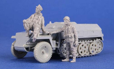 1/72 CMK Sd.Kfz 250/251 Crew in Winter Uniforms