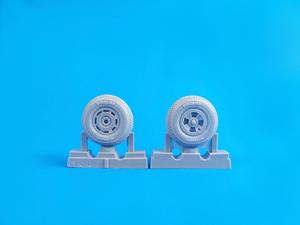 Tempest Mk. II/V/VI- 1/32 Square Tread Pattern Mainwheels for Special hobby kit