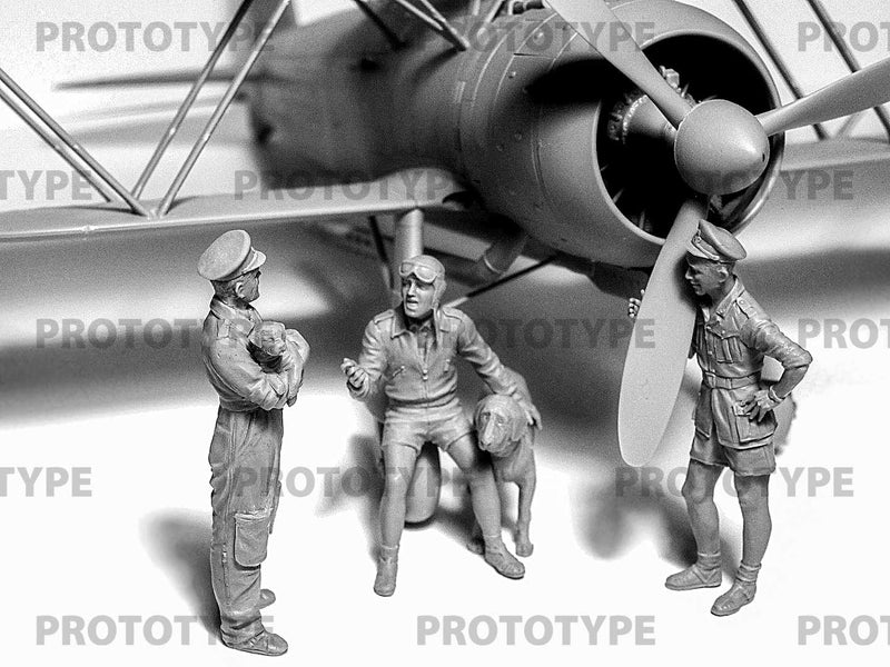 ICM32025 - 1/32 ICM CR. 42 Falco with Italian Pilots in tropical uniform