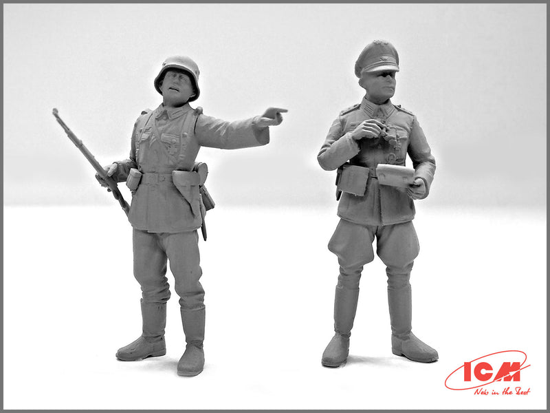 ICM35103 - 1/35 ICM Sd.Kfz.251/1 Ausf.A with German Infantry