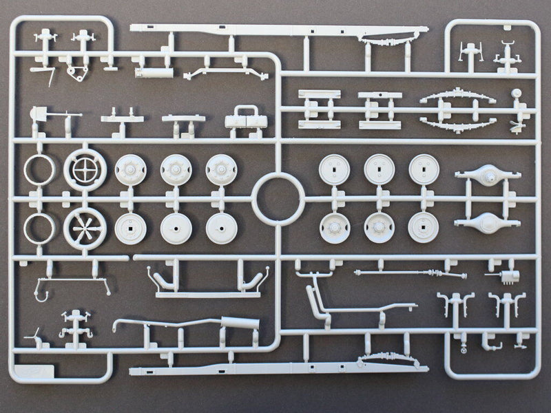 ICMDS3502 - 1/35 Army Group "Center" (Summer 1941)   (Kfz.1, Typ L3000S & Figures)