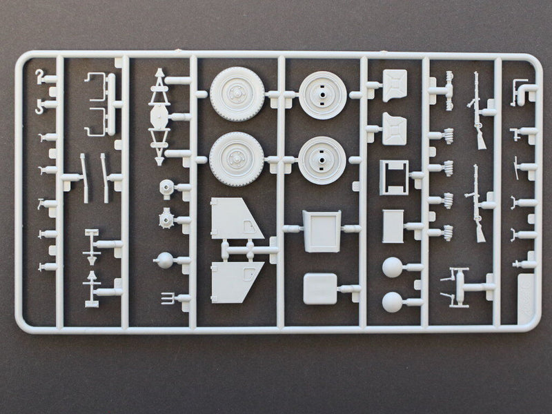 ICMDS3502 - 1/35 Army Group "Center" (Summer 1941)   (Kfz.1, Typ L3000S & Figures)