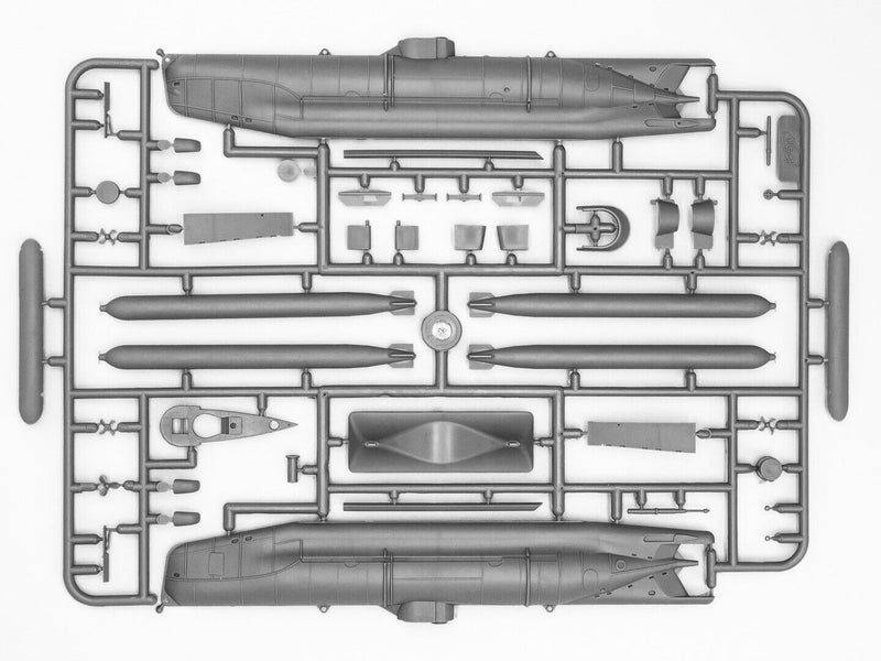 ICMS007 - 1/72 ICM U-Boat Type XXVIIB Seehund (late), WWII German Midget Submarine