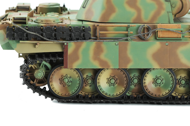 SdKfz 171 Panther Ausf G Early German Medium Tank w/Air Defense Armor