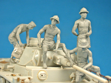 1/35 Miniart WWII German Tank Crew Afrika Korps (5) w/Weapons (Special Edition)