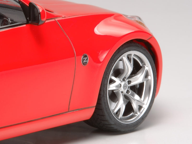 TAM24315 - 1/24 Tamiya Nissan 370Z 2-Dr Car