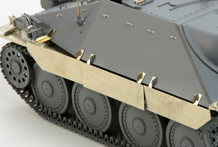 TAM25156 - 1/35 Tamiya Jagdpanzer 38(t) Hetzer Mid Production Tank