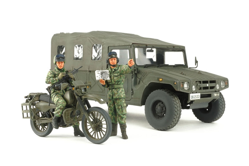 TAM25188 - 1/35 Tamiya JGSDF Recon Motorcycle & High Mobility Vehicle