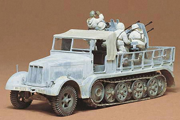 TAM35050 - 1/35 Tamiya SdKfz 7/1 8-Ton Halftrack w/20mm Flak Gun