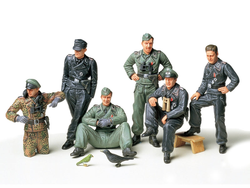 TAM35201 - 1/35 Tamiya German Tank Crew at Rest