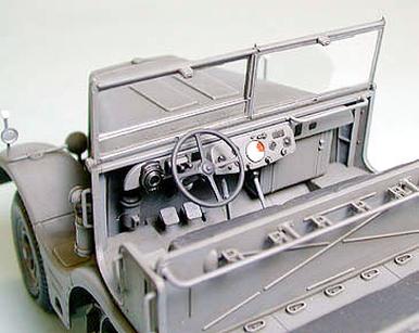 TAM35239 - 1/35 Tamiya German 18T Heavy Halftrack