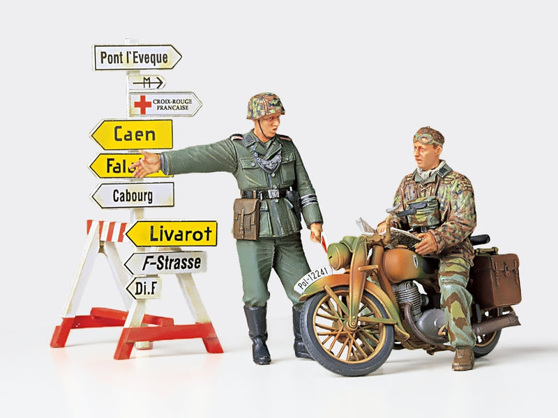 TAM35241 - 1/35 Tamiya German Motorcycle Orderly Set