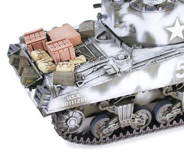 TAM35251 - 1/35 Tamiya US M4A3 Sherman Tank w/105mm Howitzer