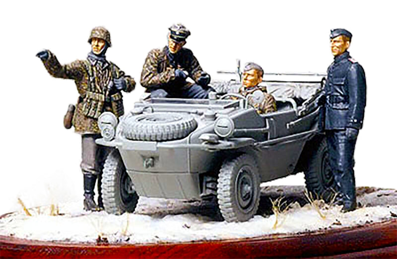 TAM35253 - 1/35 Tamiya German Panzer Division Frontline Recon Team (4)