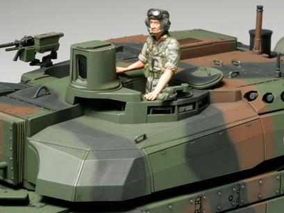 TAM35362 - 1/35 Tamiya French Leclerc Series 2 Main Battle Tank