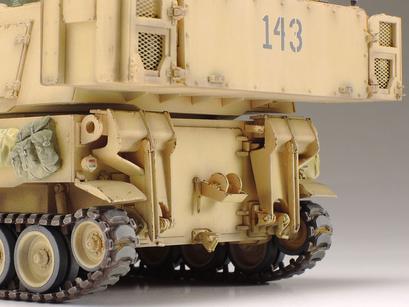 TAM37026 - 1/35 Tamiya US M109A6 Paladin Tank w/Self-Propelled Howitzer Gun Iraq War