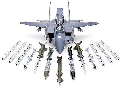 TAM60312 - 1/32 Tamiya F15E Strike Eagle Aircraft w/Bunker Buster