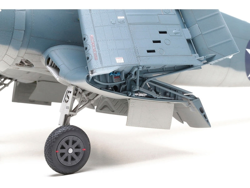 TAM60324 - 1/32 Tamiya F4U1 Bird Cage Aircraft