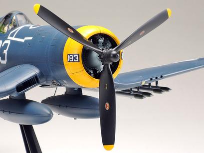 TAM60327 - 1/32 Tamiya F4U1D Corsair Fighter