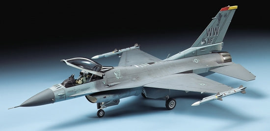 TAM60786 - 1/72 Tamiya F16 CJ Block 50 Fighting Falcon Fighter