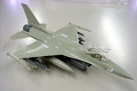 TAM61101 - 1/48 Tamiya F16C Block 25/32 Fighting Falcon ANG Aircraft