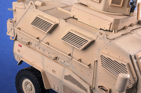 Trumpeter US MaxxPro MRAP Model Kit