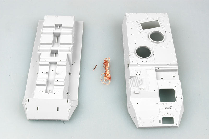 LAV III TUA (TOW-UNDER-ARMOR) 1/35