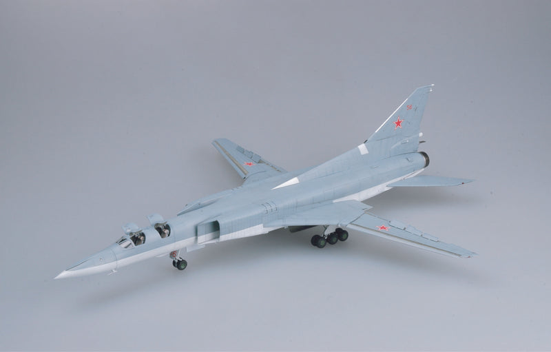 TU-22M2 BACKFIRE B STRATEGIC BOMBER 1/72