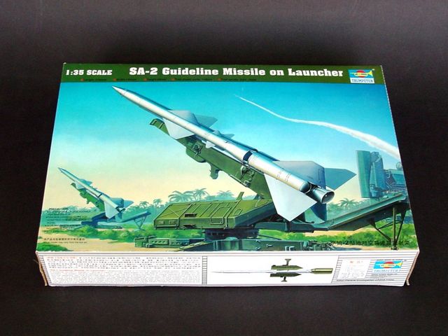 SAM-2 MISSILE WITH LAUNCHER CABIN 1/35