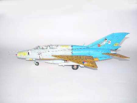 MIG-21UM FIGHTER 1/32