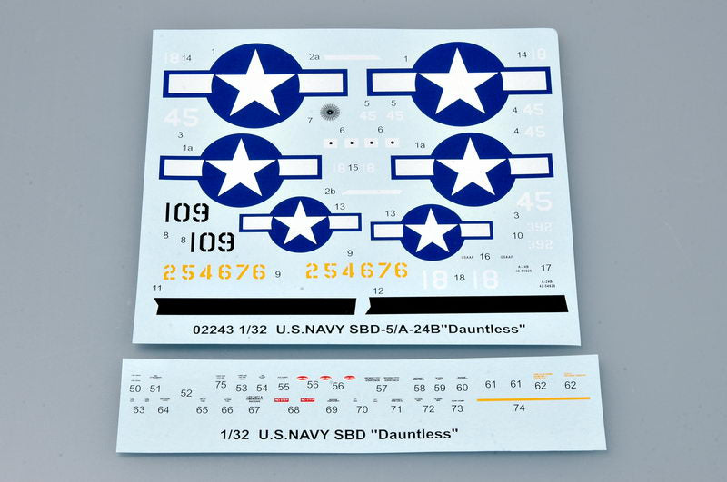 NAVY SBD-5/A-24B DAUNTLESS 1/32