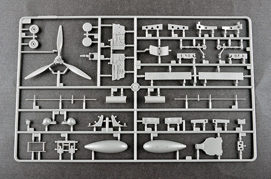 1/32 P-40E War Hawk