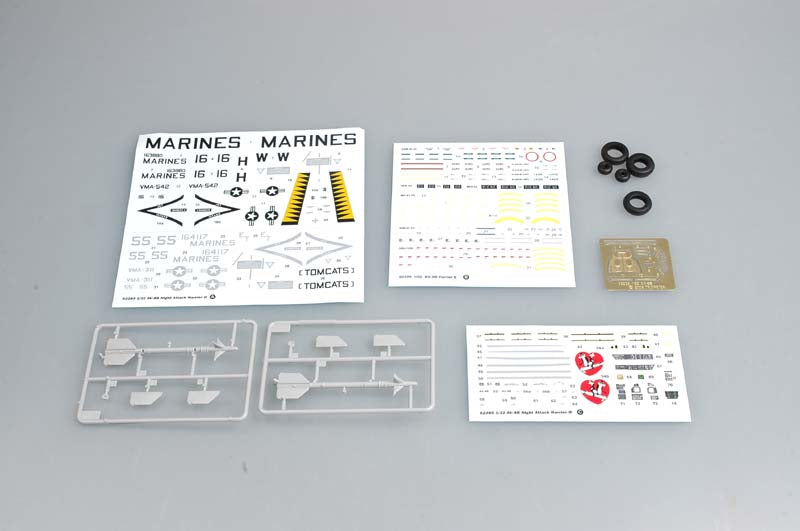 Trumpeter 1/32 AV8B Harrier II Night Attack Aircraft Model Kit