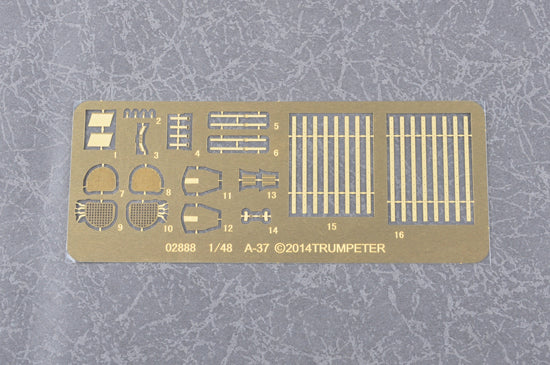 Trumpeter US A-37B Dragonfly Model Kit