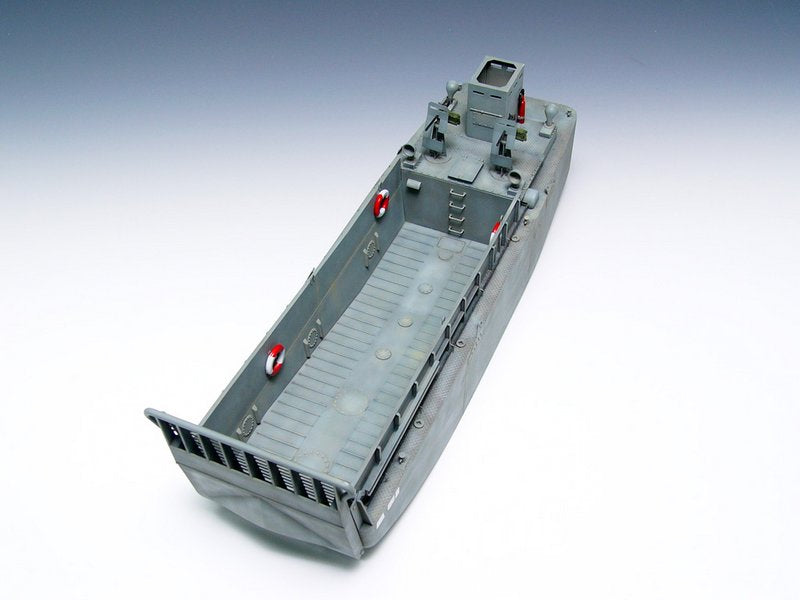 WWII LCM(3) LANDING CRAFT 1/35