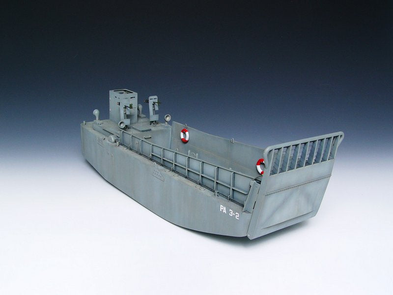 WWII LCM(3) LANDING CRAFT 1/35