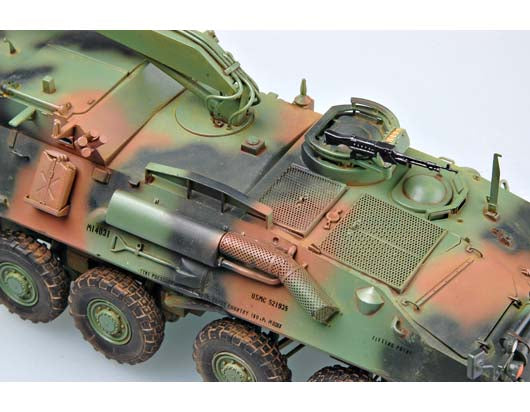 LAV-R LIGHT ARMORED VEHICLE RECOVRY 1/35