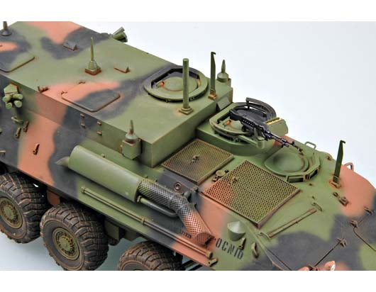 LAV-C2 COMMAND AND CONTROL VEHICLE 1/35