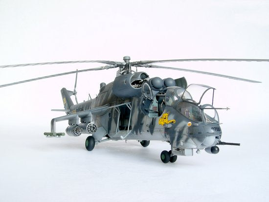 Trumpeter Mil Mi-24V Hind-E Helicopter