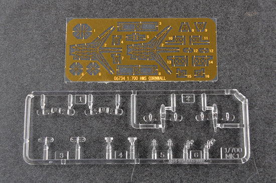 HMS CORNWALL 1/700