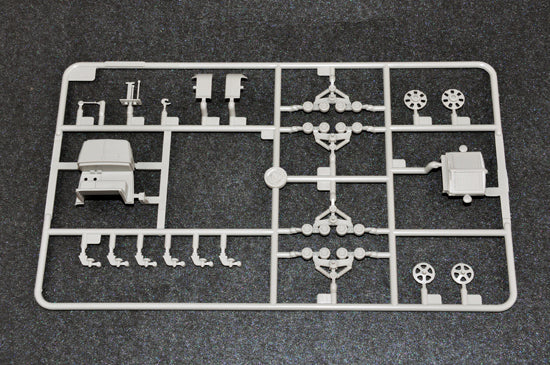 SOVIET VOROSHILOVETSTRACTOR 1/72