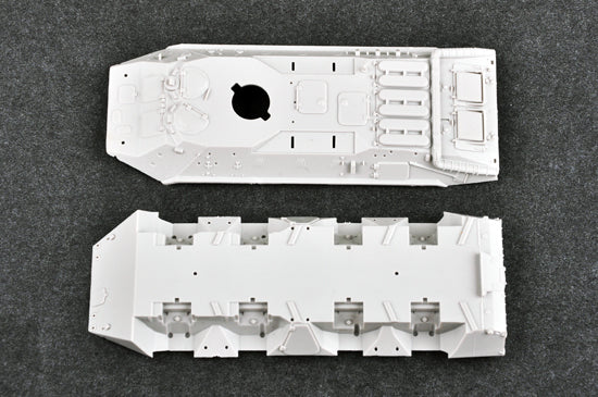 RUSSIAN BTR-70 APC EARLY VERSION 1/72