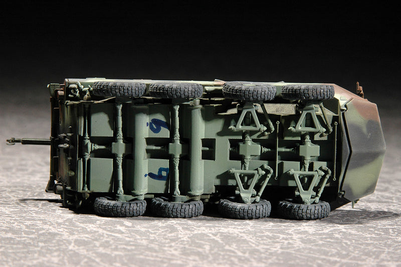 LIGHT ARMORED VEHICLE-RECOV LAV-R 1/72